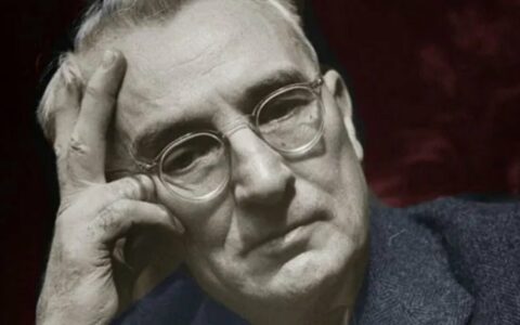 Mastering the Art of Relationship Building: A Review of Dale Carnegie's "How to Win Friends & Influence People"