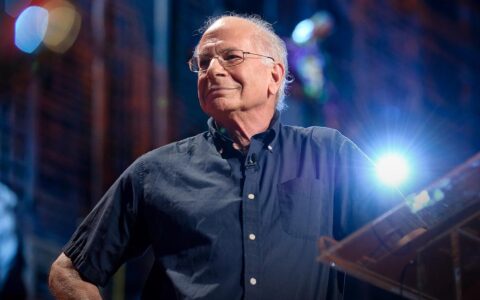 Thinking, Fast and Slow: An In-Depth Review of Daniel Kahneman's Revolutionary Book on Human Cognition