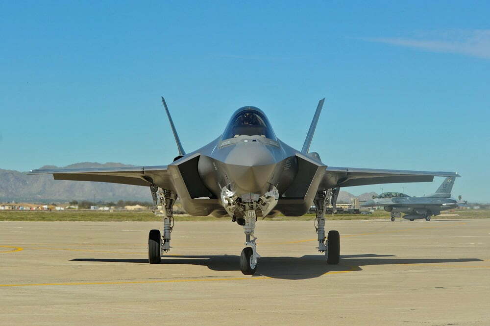 Who Wins? Lockheed Martin vs Northrop Grumman: An Investment Analysis