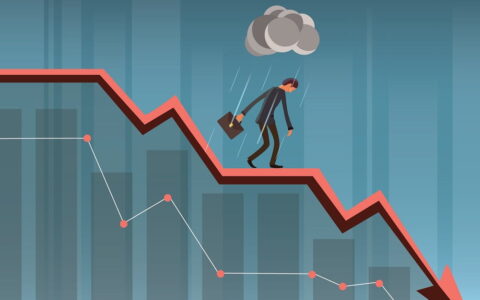 Navigating the Financial Storm: Exploring the Inverted Yield Curve's Link to Economic Downturns