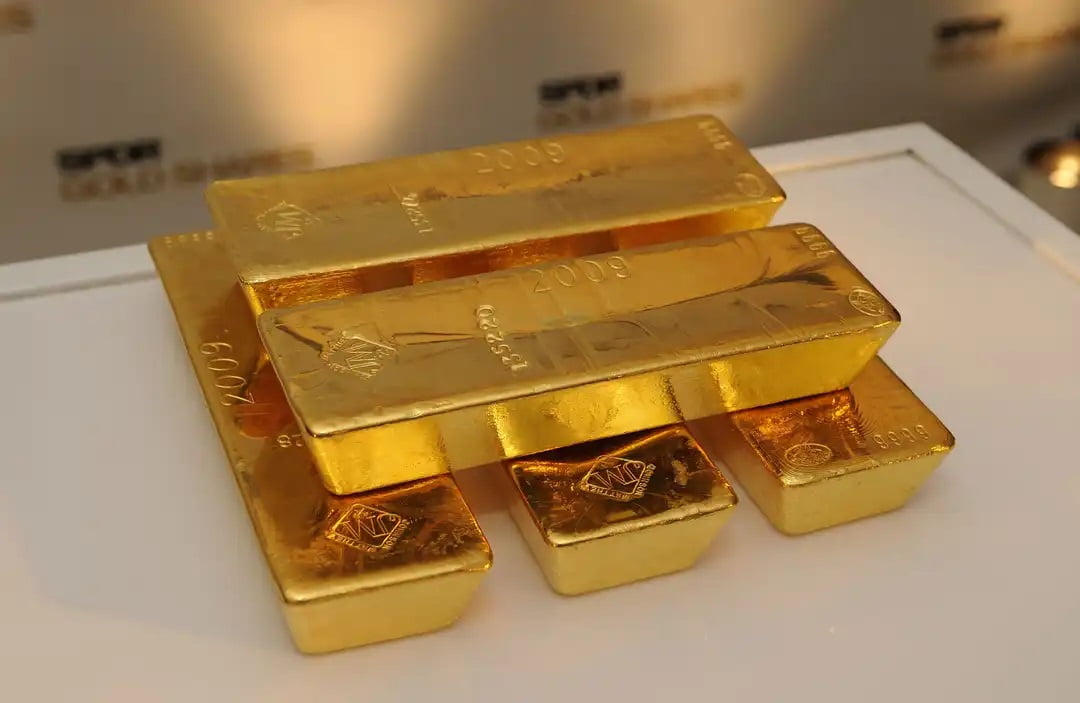 Why Investing in Gold Now Is a Smart Move for 2023: A Look at the Financial Benefits