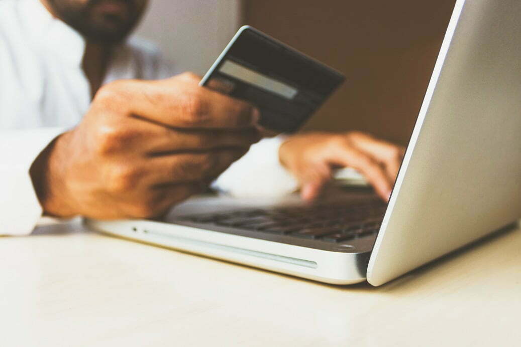 Navigating the Credit Landscape: 7 Tips to Use Credit Cards Wisely