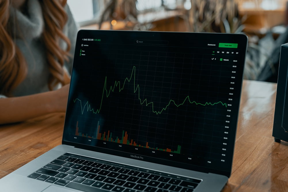 Navigating the 2023 Stock Market: The Rise of Mega-Caps, Hidden Risks, and Emerging Opportunities in Mid and Small Caps