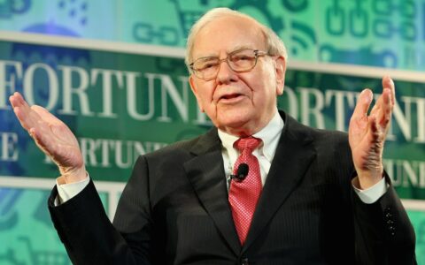 The Oracle of Omaha: Introducing Warren Buffett, Berkshire Hathaway, and the Secrets to Successful Investing