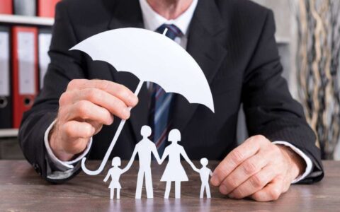 Navigating the World of Life Insurance: A Comprehensive Guide for First-timers