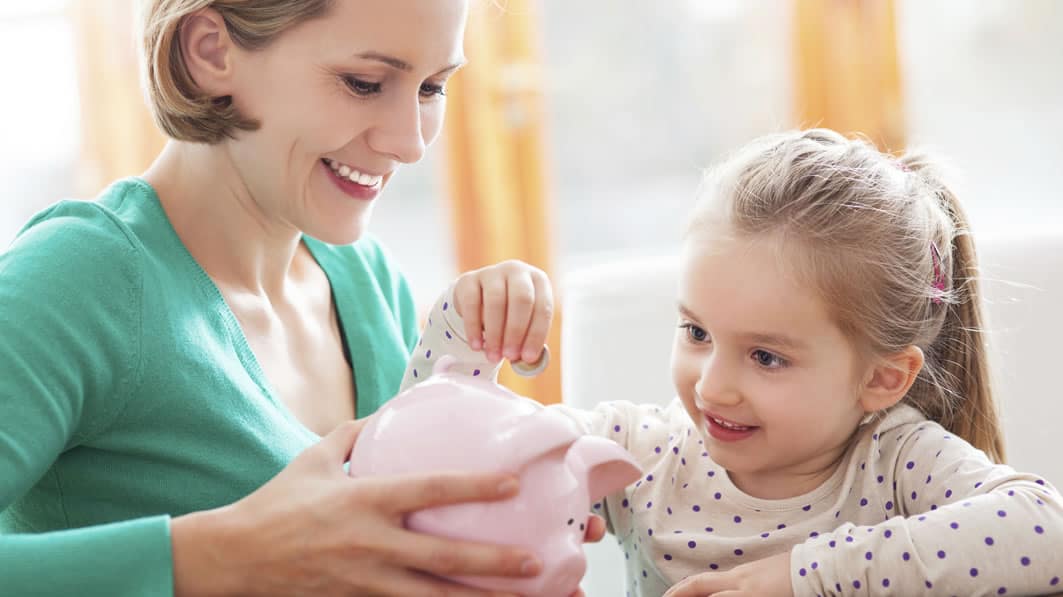 5 Effective Steps to Teach Your Children About Money in a Digital World