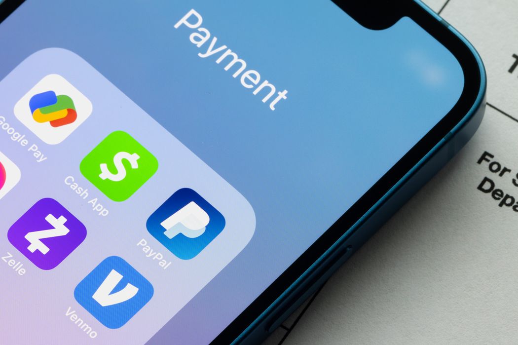 Digital or Traditional: Navigating the Complex Landscape of Payment Methods – Credit Card, PayPal, or Cash App?