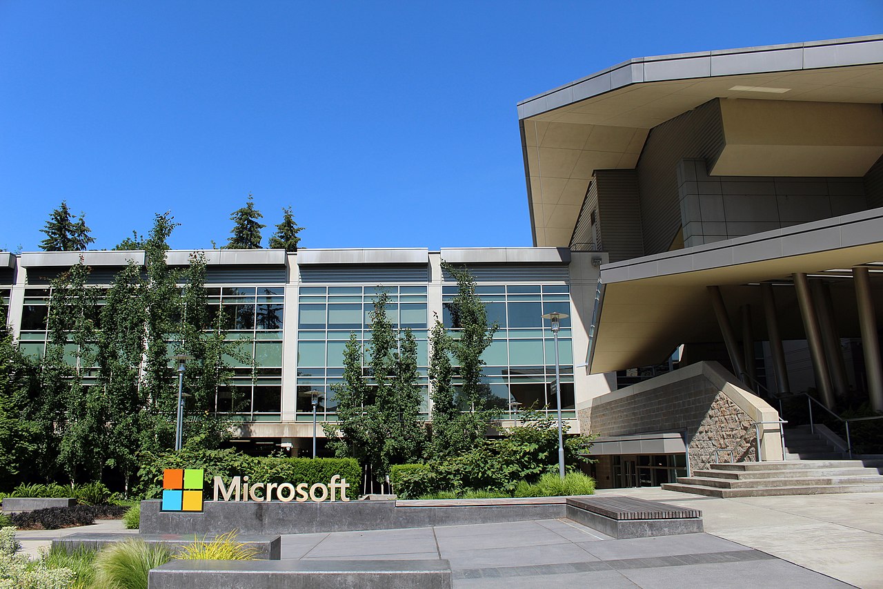 Seizing Opportunity: How to Play a Potential Market Bounce with Microsoft